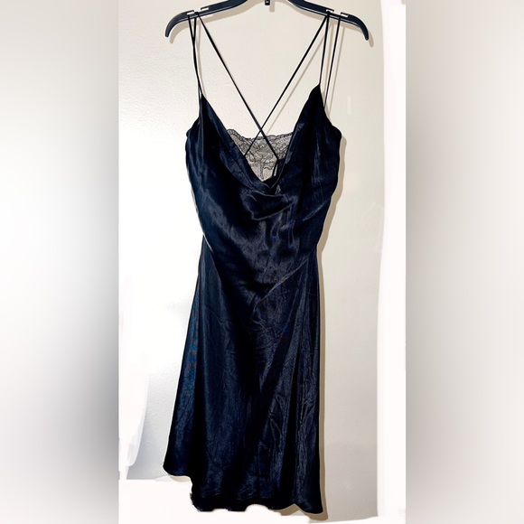 Zara Satin Effect Lace Black Mini Dress - Picture 2 of 11